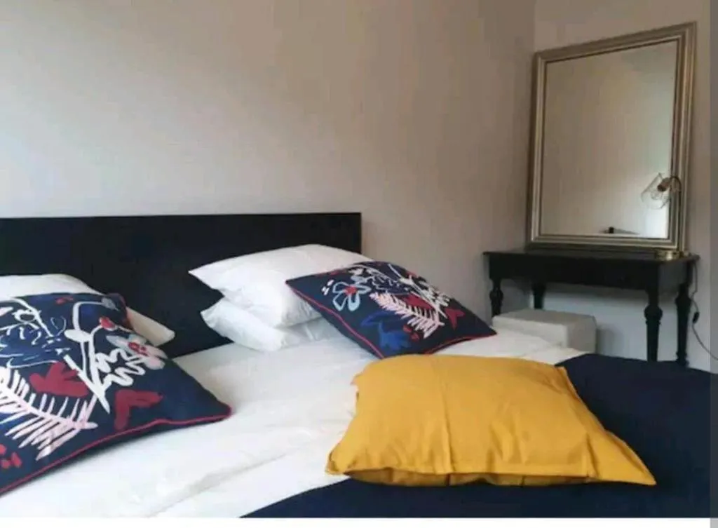 Beautiful Three Queen Beds Apartment In City Center , 100M2, Near Tram 卢森堡